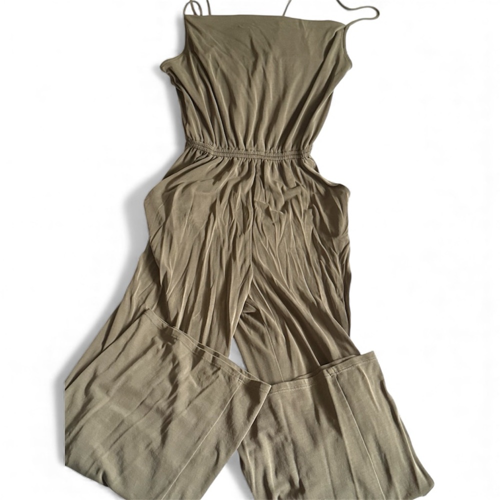 Express Women's Olive green Jumpsuit EUC very soft with pockets